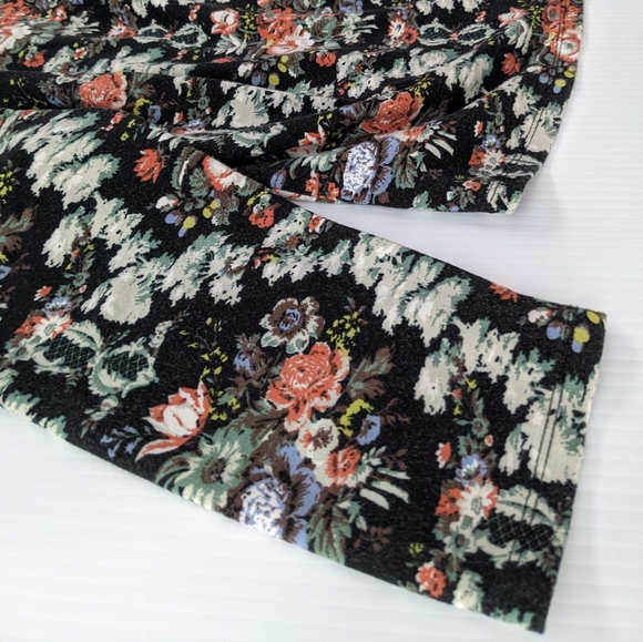 Philosophy Floral Blouse with Gold Zipper - Sz. Medium - Picture 3 of 13